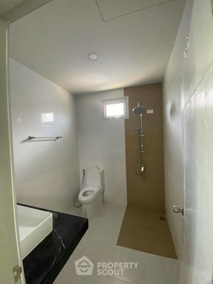 รูป บ้าน 4 ห้องนอน 420 ตร.ม. ใน Mu Ban Ake Arree พัทยา (ID 3210098) - รูปที่ 5/17