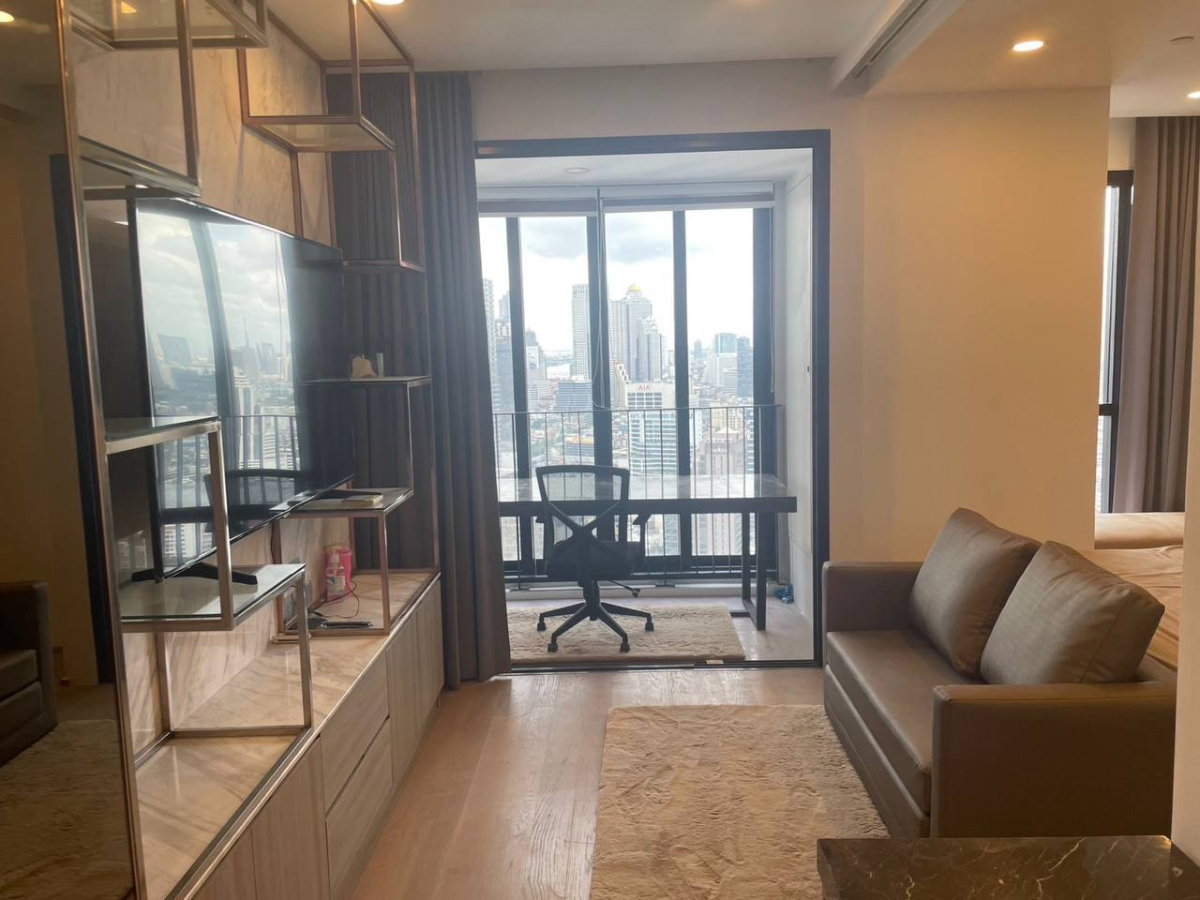 picture Ashton Chula Silom【𝐒𝐄𝐋𝐋 & 𝐑𝐄𝐍𝐓】🔥Luxury interior with a warm color scheme, full functionality, and a workspace.🔥 Contact Line ID: @hacondo - 3/8