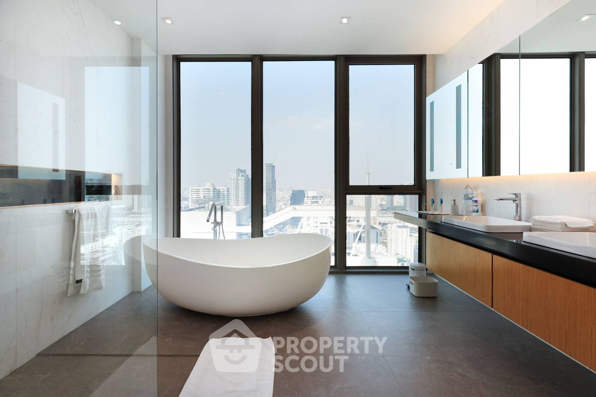 รูป คอนโด 3 ห้องนอน 196 ตร.ม. ชั้นสูง Hyde Sukhumvit 11 ใกล้ BTS นานา (ID 3210090) - รูปที่ 14/17