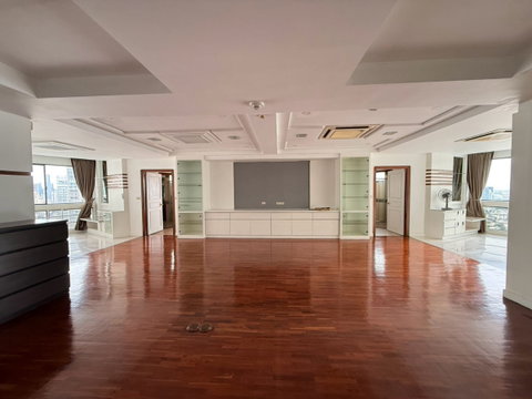 LTH16071 - Luxury Condo for Rent Phrom Phong | President Park | 260 sq.m. | 3+1 Beds 4+1 Baths | BTS Phrom Phong | 79.5K