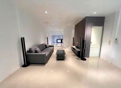 Townhouses for rent Bangkok : Brand New House & Furniture | PET-FRIENDLY 🐶🐱 | Company Registration Allowed 🤝