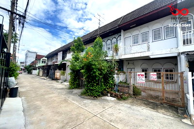 ทาวน์โฮม ลาดปลาเค้า 61 : ขายทาวน์เฮาส์ 2 ชั้น 24 ตร.ว. ลาดปลาเค้า 59 ใกล้ถนนประเสริฐมนูกิจ ลาดพร้าว  