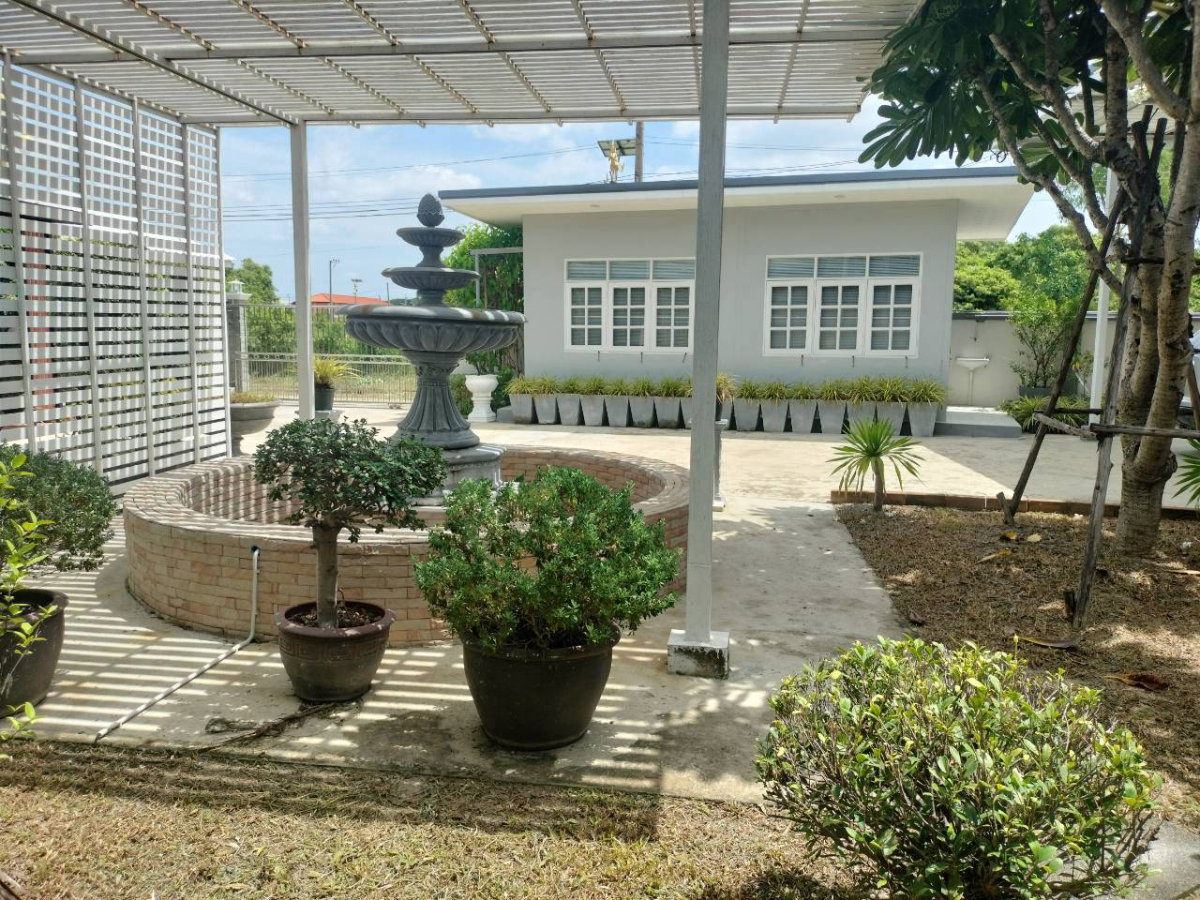 รูป 🏘️ขายบ้านเดี่ยวชั้นเดียว บ้านสไตล์รีสอร์ท ในหมู่บ้านกรีนเลค ทำเลดี ใกล้สนามบินสุวรรณภูมิ เนื้อที่ 282. ตร.ว 🤩 - รูปที่ 18/30
