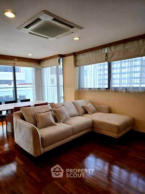 คอนโดให้เช่า : คอนโด 2-ห้องนอน ที่ นิวเฮ้าส์ คอนโดมิเนียม ใกล้ BTS ชิดลม (ID 3206576)