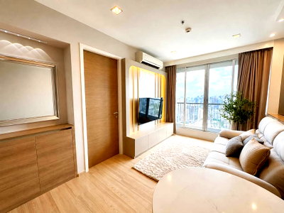 คอนโดให้เช่า : ให้เช่าคอนโด    Rhythm Phahol-Ari__1 ห้องนอน__Sky view