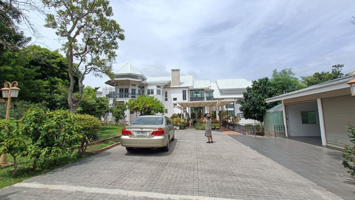 รูป ขายบ้านพัก 2 ชั้น บ้านตากอากาศสุดหรู พร้อมที่ดินกว่า 3 ไร่ ปากช่อง ขาย 50 ล้านบาท  - รูปที่ 8/33