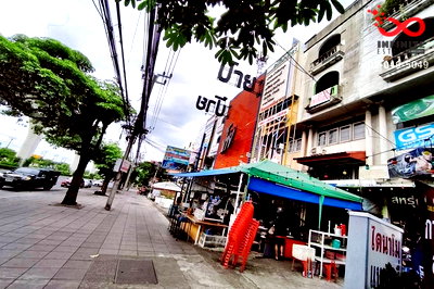 อาคารพาณิชย์ วิทยาลัยเทคนิคมีนบุรี : ขายอาคารพาณิชย์ 4.5 ชั้น ติดถนนรามคำแหง มีนบุรี 16 ตร.ว. หน้าหมู่บ้านรินทร์ทอง ใกล้รถไฟฟ้า