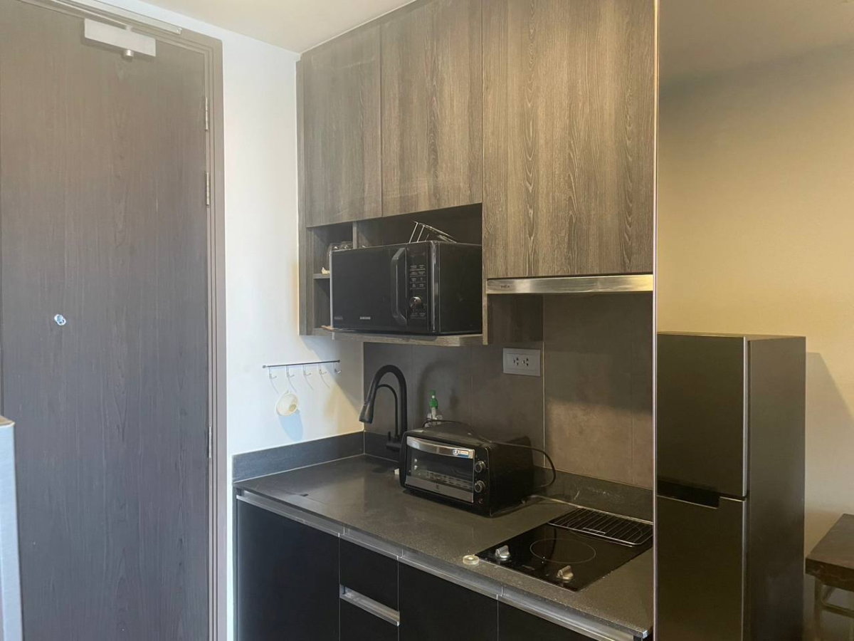 picture Ashton Chula Silom【𝐒𝐄𝐋𝐋 & 𝐑𝐄𝐍𝐓】🔥Luxury interior with a warm color scheme, full functionality, and a workspace.🔥 Contact Line ID: @hacondo - 7/8