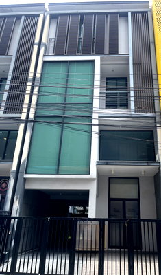 เช่าโฮมออฟฟิศ MRT โชคชัย 4 : WS8396 🏢 ให้เช่าโฮมออฟฟิศ 3.5 ชั้น ลาดพร้าว–สุทธิสาร จดทะเบียนได้ ใกล้ MRT สุทธิสาร เพียง 70,000 บาท/เดือน