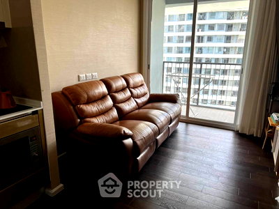 Condos for rent : 2-BR Condo at The Saint Residences near MRT Phahon Yothin (ID 3209774)