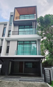 Nirvana Define Srinakarin–Rama 9
✨ Luxury 4-Storey Corner Townhome with Side Area Rental: 75,000 THB/month