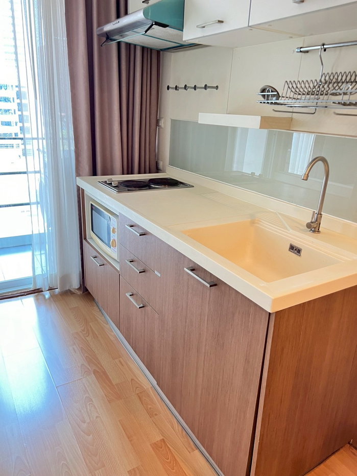 รูป 🔥 ห้องใหญ่ 33 ตร.ม. ราคาไม่ถึงหมื่น! Tourmaline Lite สาทร เพียง 9,490 บาท/เดือน 🔥 🏡 ให้เช่า Tourmaline Lite สาทร - รูปที่ 2/8