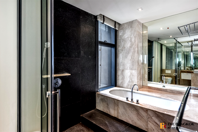 Condos for rent : The Met The Privilege of Luxury in an Economic Hub Location