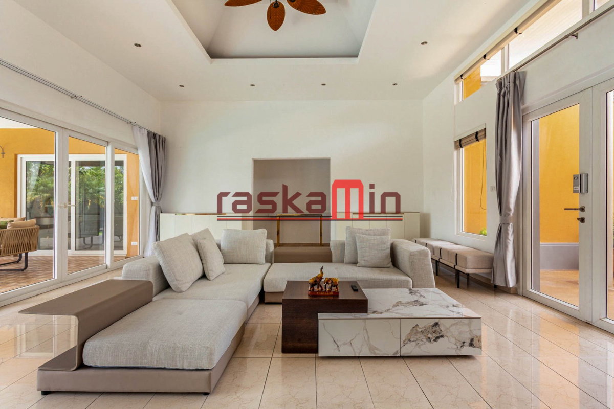 picture Siam Royal View Pattaya – 4 Bedrooms Pool Villa for Rent - 11/50