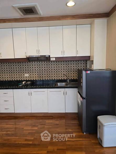picture 2-BR Condo at New House Condominium near BTS Chit Lom (ID 3206576) - 4/9