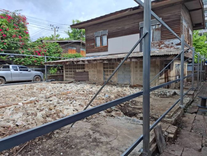ขายบ้านเดี่ยว 2 ห้องนอน 196 ตร.ม. 49 ตร.ว. เขตพระโขนง