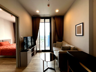 Condos for rent : Condo for rent OKA HAUS Monthly 18,000 thb.