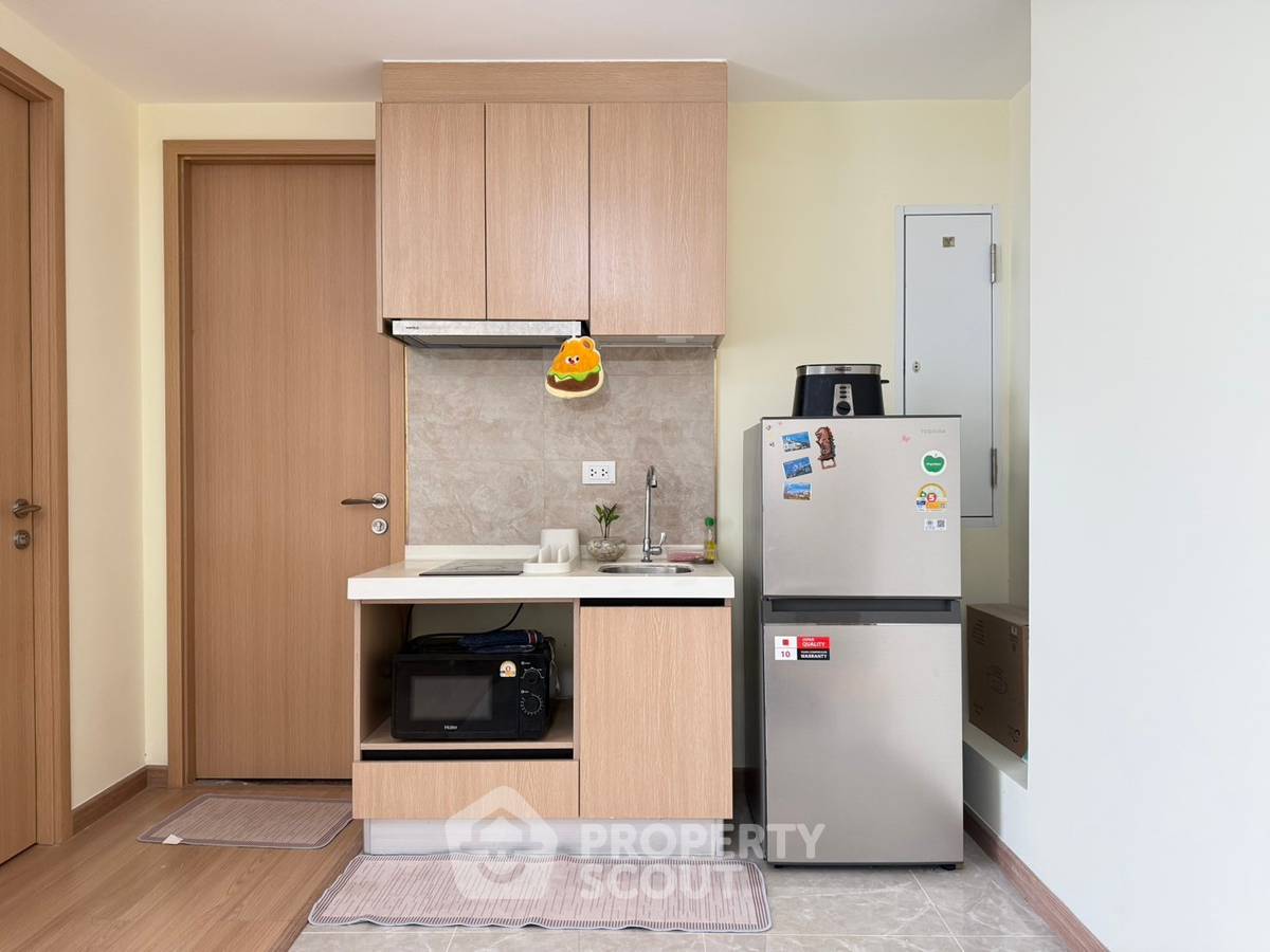 รูป คอนโดหนึ่งห้องนอน Regal Sathon-Naradhiwas ย่านสาทร ขนาด 40 ตร.ม. (ID 3206858) - รูปที่ 10/11