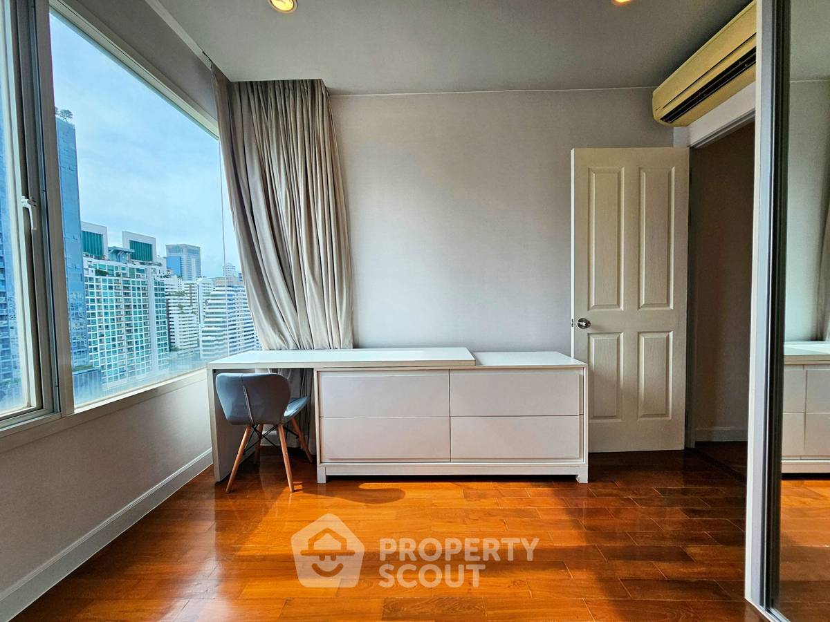 picture 17th-Floor 2-BR Baan Siri 31 Condominium Near MRT Sukhumvit (ID 3207140) - 17/17