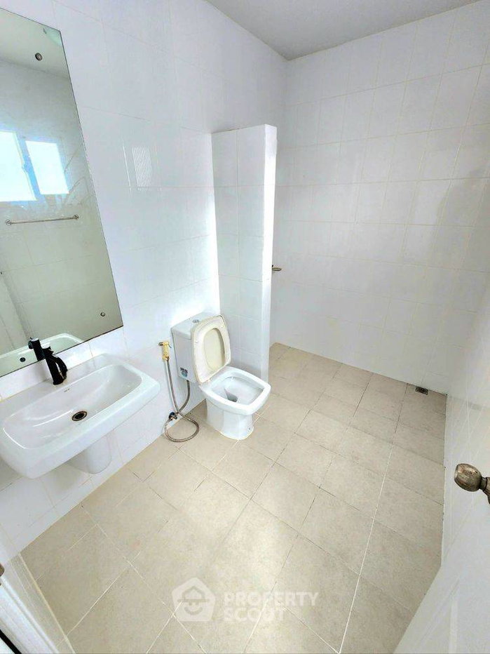 รูป ทาวน์เฮ้าส์ 3-ห้องนอน ใน ท่าแร้ง (ID 3208183) - รูปที่ 7/8