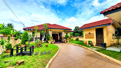 Houses for sale Doi Saket Chiang Mai  : 🔥 146 SQ.WAH CORNER HOUSE FOR ONLY THB 2.8M — 200+ SQ.M. OF LIVING SPACE! 🏡   Big House. Large Land. Great Value. 2 Minutes from Doi Saket Hospital!