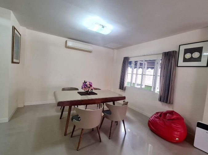 3-bed house for rent, 195 sqm, 53 sq wah, Baan Narawan Pattanakarn 44