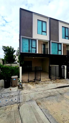 เช่าทาวน์โฮม นิคมอุตสาหกรรมบางปู : ให้เช่า KRAF Bangna | Pet Friendly | ทาวน์โฮม 3 ชั้น Modern Design | Double Volume 5.4 ม. | ใกล้ Mega Bangna