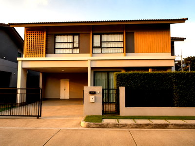 Houses for sale Rangsit Khlong Song : Rare Corner Lot Single-Detached House in Muji Style at 'Anasiri Rangsit-Klong 2' – Brand New Condition, Ready to Move In