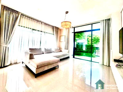 Houses for rent National Institute of Development Administration (NIDA) : Luxury 4-Bedroom House for Rent | Setthasiri Krungthep Kreetha