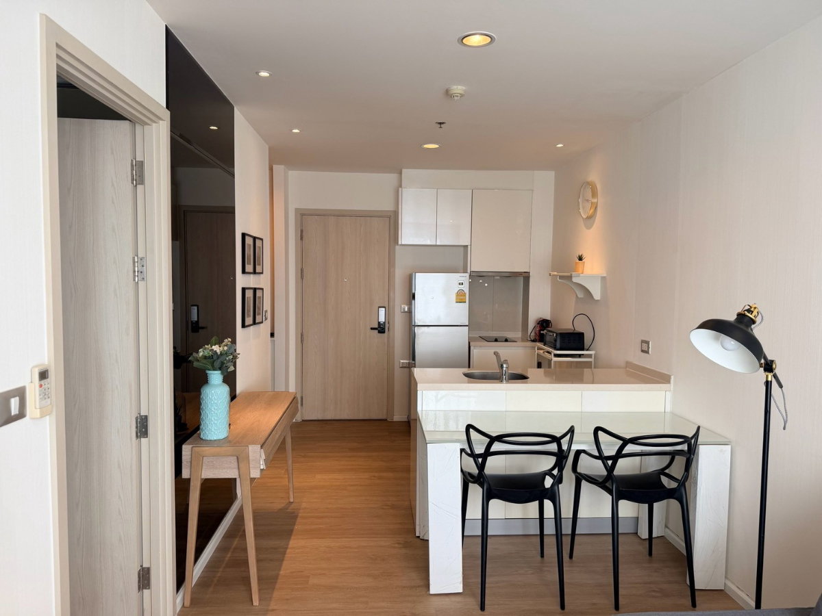 Rhythm Sukhumvit 42 (ริทึ่ม สุขุมวิท 42) (1bed1bath 42sqm)