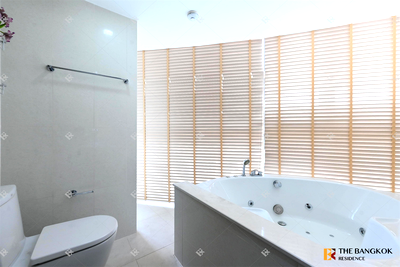 Condos for rent : Sky Walk Residences (Phra Khanong) Luxury Unit, Ready for You Without the Wait near BTS Phra Khanong