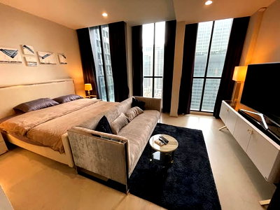 ขายคอนโด : Noble Ploenchit【𝐒𝐄𝐋𝐋 & 𝐑𝐄𝐍𝐓】🔥Modern Luxury เรียบหรู คุมโทนอุ่นสเปซกว้าง ทำเลติด BTS เพลินจิต🔥 ติดต่อไลน์ไอดี: @hacondo