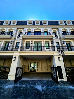 Townhouses for rent : ✨ Luxury Townhome for Rent at The Welton Rama 3 ✨
