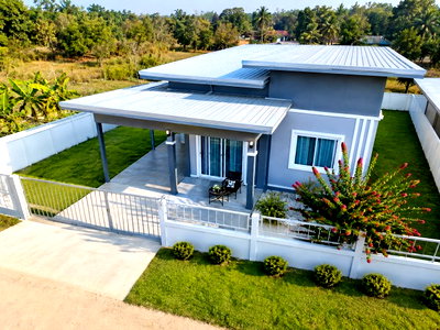 เช่าบ้านเดี่ยว มุกดาหาร : พันธุ์ไทยคาเฟ่ 500 ม. 65 ตร.ว.บ้านเดี่ยวสไตล์โมเดิร์น 2นอน 2 น้ำ Makro มุกดาหาร 5 กม. ปั้มPT มุกดาหาร (กม.6)  ขนส่ง 2.31กม.