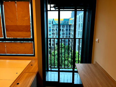 Condos for sale : For Sale: The Muve Paw Bangkhae (Pet-Friendly Condo), 190m from MRT Bang Khae.