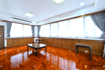 Condos for rent : Luxurious Design, Elevated Atmosphere Ruamsuk Condominium