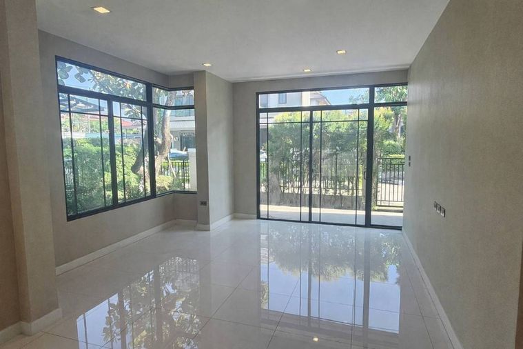 4-bed house for sale, 330 sqm, 72.6 sq wah, Bangkok Boulevard Ramintra - Serithai 2