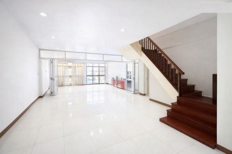 4-bed townhouse for rent, 380 sqm, 32 sq wah, Bang Sue