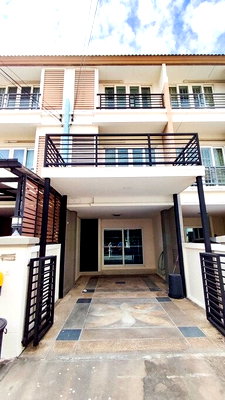 Townhouses for rent Yamjard Vichanusorn School : Townhome for Rent  – Casa City Sukhonthasawat2