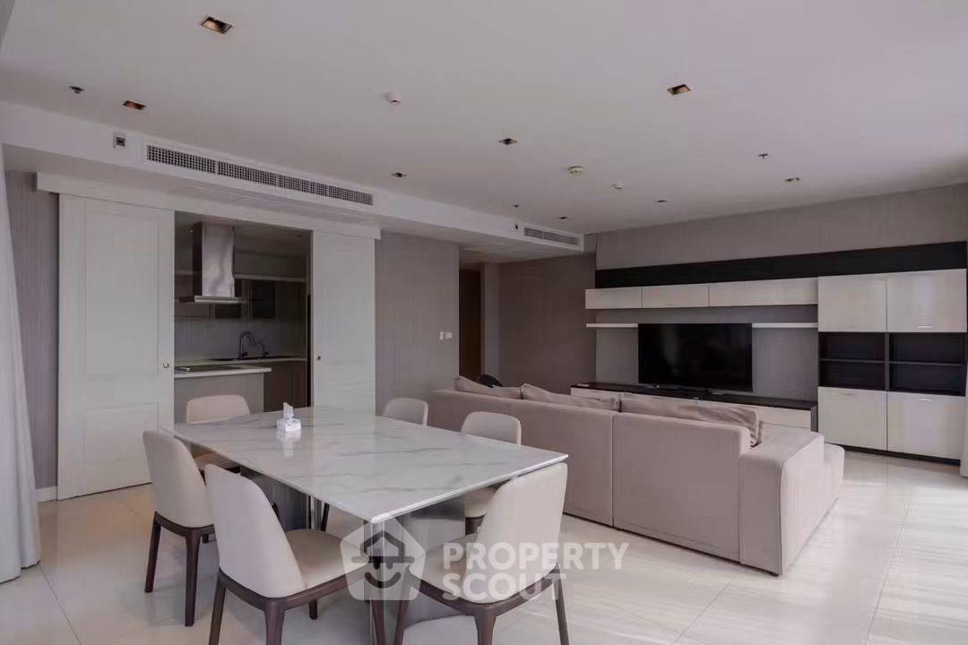 รูป ใกล้ BTS เพลินจิต 200 ม. | คอนโด 4 ห้องนอน 215 ตร.ม. Athenee Residence (ID 3212948) - รูปที่ 3/13