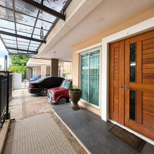 3-bed house for sale, 270 sqm, 60.2 sq wah, Grand Bangkok Boulevard Viphavadi