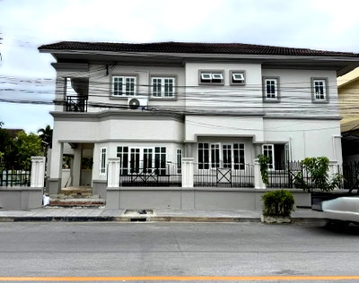 Houses for rent Bangna Commercial College : For Rent Detached House Anchan Village, Srinakarin GH640