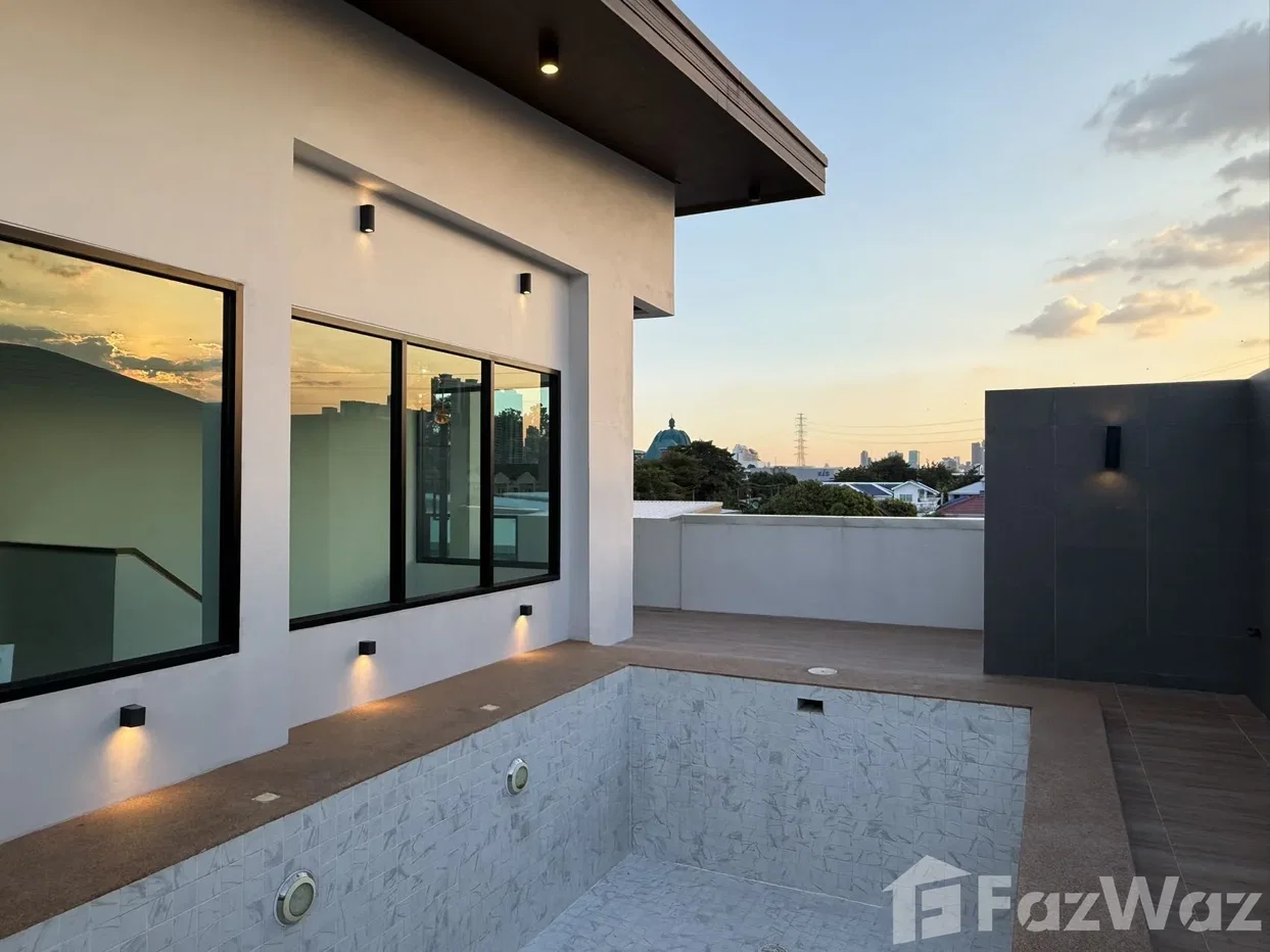 picture 5 Bedroom House for rent in Sam Sen Nok, Bangkok  6690809 - 10/30