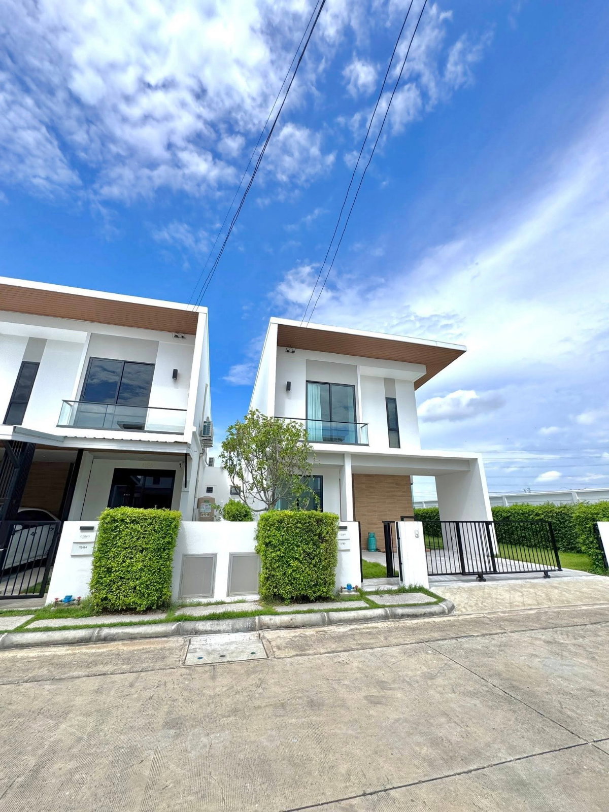 ให้เช่า COMO BIANCA II | บ้านใกล้ Mega Bangna | 3 ห้องนอน + ห้องอเนกประสงค์ | Pet Friendly | รับต่างชาติ