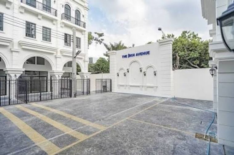 3-bed home office for sale, 163 sqm, 21 sq wah, Pom Prap Sattru Phai
