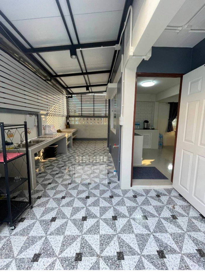 รูป ให้เช่าบ้านใกล้อ่างเก็บน้ำบางพระ 4ห้องนอน 2ห้องน้ำ เฟอร์ครบพร้อมเข้าอยู่ - รูปที่ 4/11