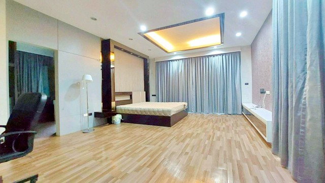 รูป รพ.สินแพทย์ ศรีนครินทร์ 6นอน คฤหาสน์ บ้านหรู 3 ชั้น 5 น้ำ 77 ตร.ว. 400 ตร.ม. ใกล้บิ๊กซี สวนหลวง ร.9 500ม. ทางด่วนเฉลิมพระเกียรติ ร.9 - รูปที่ 4/8