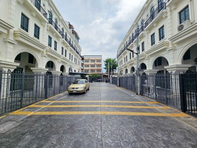 3-bed home office for sale, 163 sqm, 21 sq wah, Pom Prap Sattru Phai