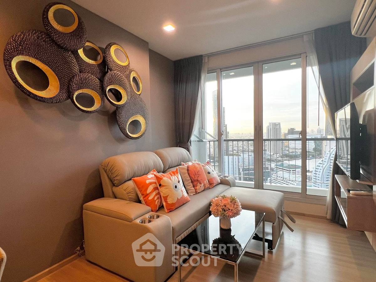 รูป คอนโดหนึ่งห้องนอนชั้นสูง Rhythm Sathorn ใกล้ BTS สะพานตากสิน (ID 3211595) - รูปที่ 3/18