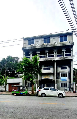 อาคารพาณิชย์ รร.วชิราวุธวิทยาลัย : อาคารพาณิชย์ ตึกด้านหน้า5ชั้น และตึกด้านหลัง3ชั้นครึ่ง